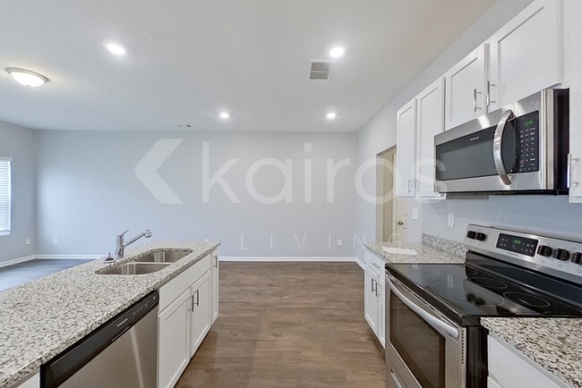 Photo - 221 Long Is Dr