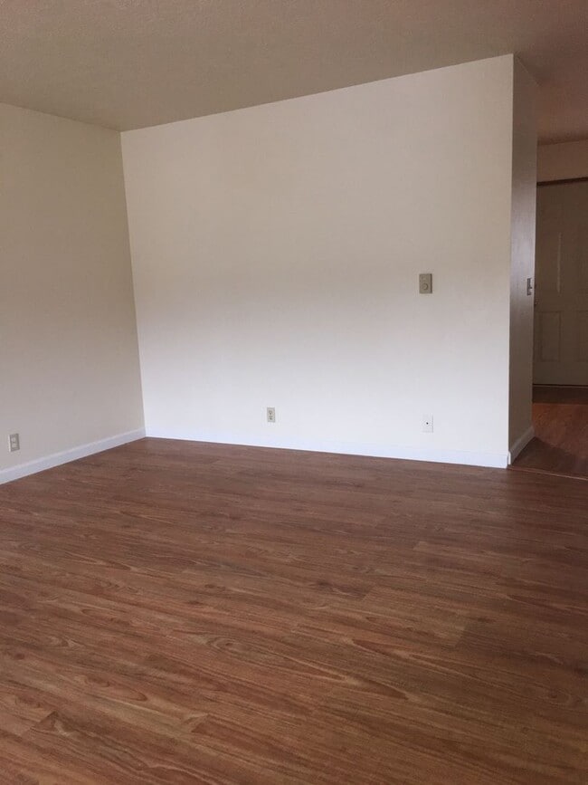 Photo - 705 Lyle Ave Unit 2