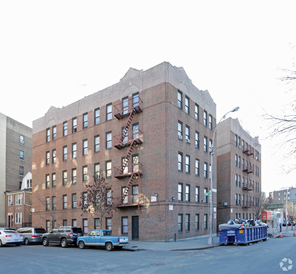 Photo - 15-19 Mosholu Pky N Apartments