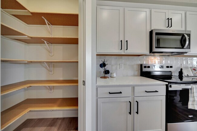 8615 Highview Cir