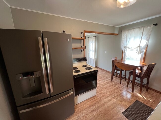 Photo - 316 5th St SW