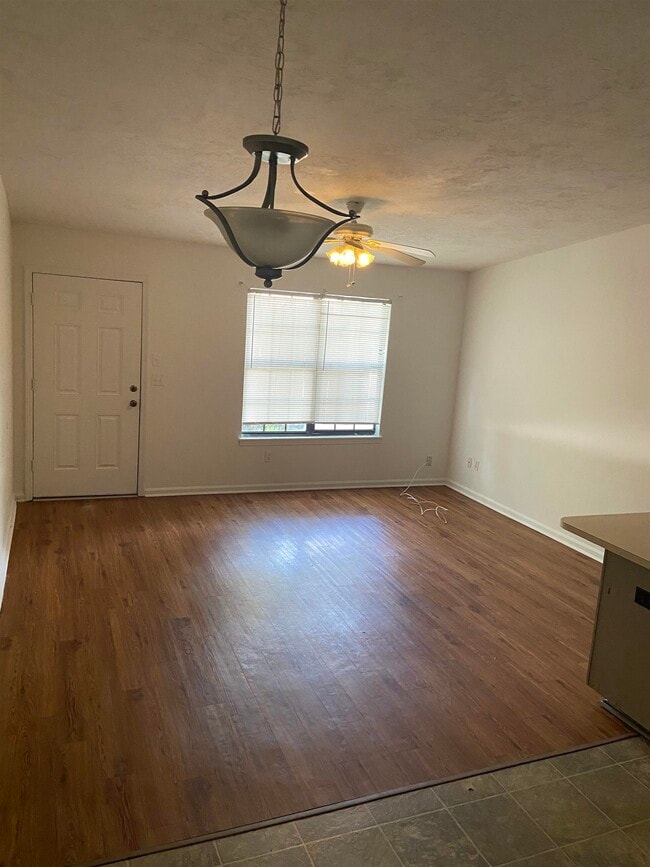 Photo - 214 White Dr