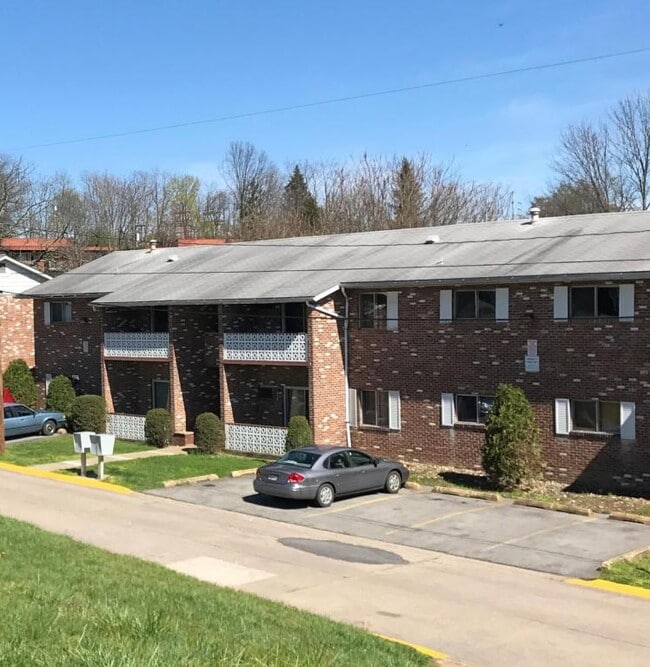 Building Photo - 442 Dille St