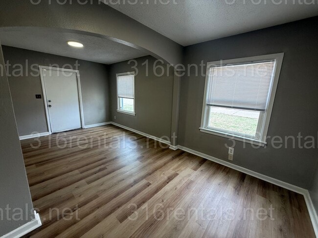 Photo - $525 - 1 bedroom / 1 bathroom - duplex Unidad 857 N Glendale Ave Apt 1