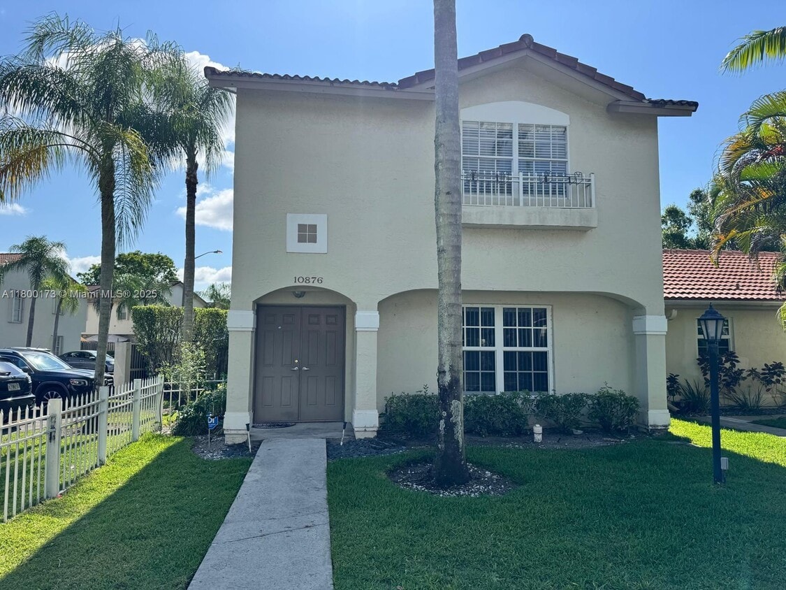 Photo - 10876 NW 8th St (Pembroke Pines, FL)