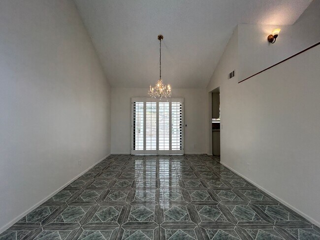 3068 Prado Ln
