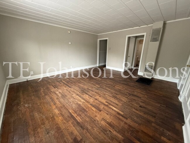 Photo - 1 Bedroom Duplex with Classic Charm on E 25th St