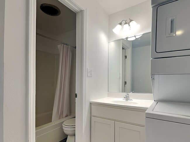 Photo - 807 S Locust St Unit 1