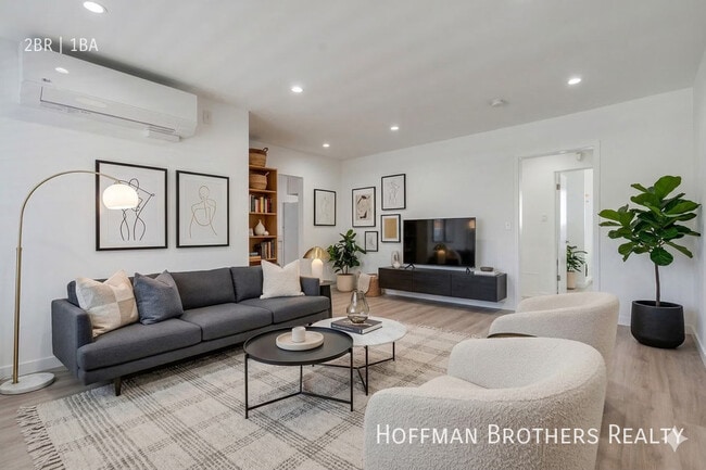Building Photo - 1827 N Van Ness Ave Unit 6