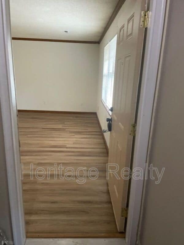 Photo - 810 Highland Dr