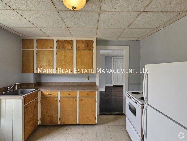 Building Photo - 64 Elm St Rental