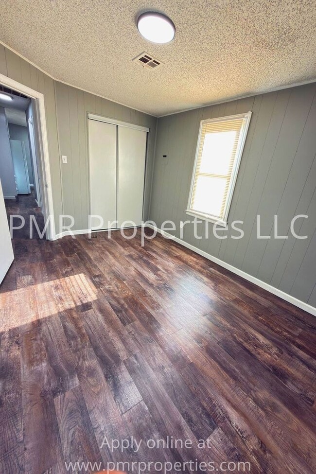Photo - 11 NW 40th St