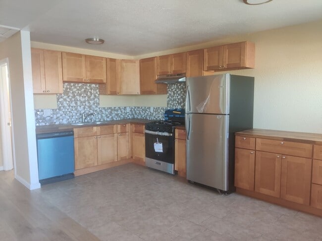 Building Photo - 5117 Naranja St Unit 1