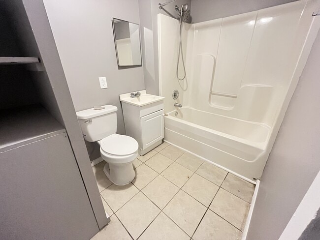 Photo - 108 Wallace Green St