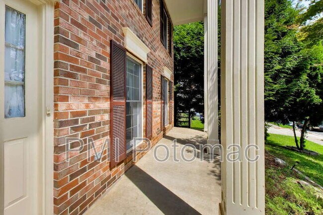 Photo - 14672 Brougham Way
