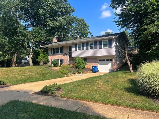 Building Photo - Elegant Single-Family Home in Vienna | Spacious Living in a Prime Location