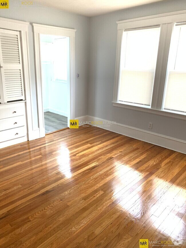 Building Photo - 13 Olcott St Unit 1 Rental