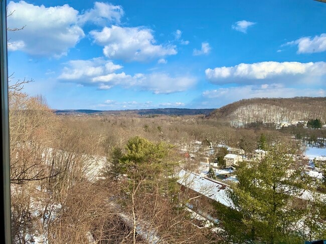 Photo - 100 Pierson Miller Dr Unit E5