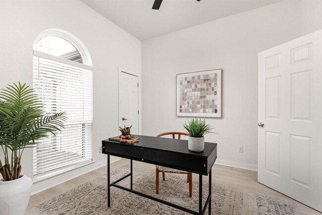Photo - 8005 Willet Trail