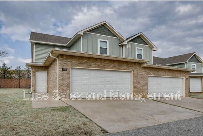 Building Photo - 2225 Camino Del Plaza Ln