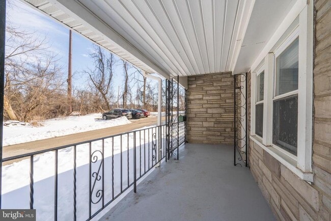 Photo - 329 Hillcrest Ave