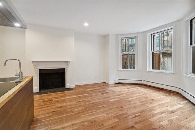 Photo - 432 Marlborough St Unidad B