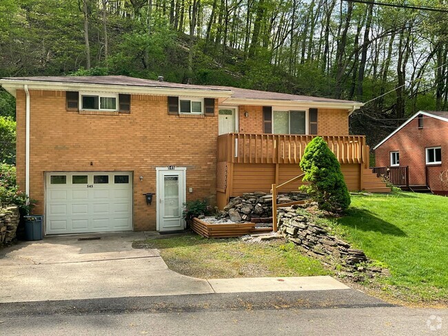 Building Photo - 3 Bedroom 1.5 bath in Pitcairn – Wooded Vi... Rental