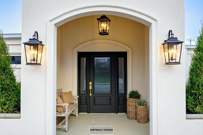 Building Photo - 265 Trunk St NE