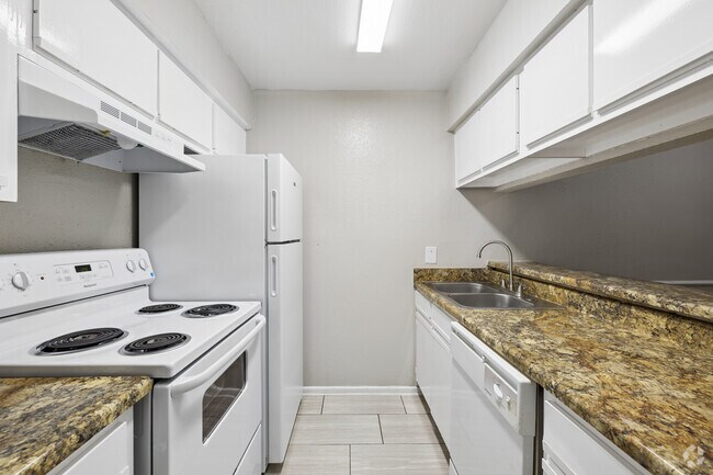 2BR, 1BA - 840SF - Kitchen