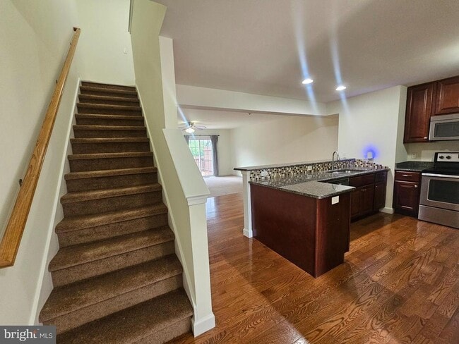 Building Photo - 151 Medal Way