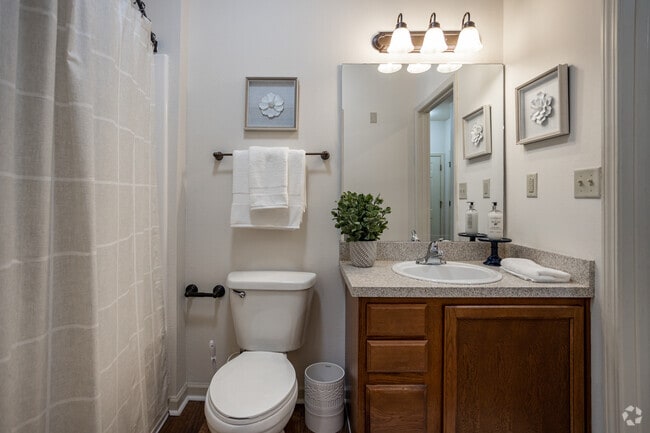 2HAB, 2BA - 1.183SF - Legacy Pointe