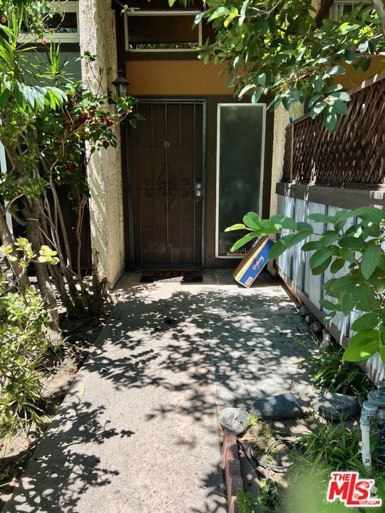 Building Photo - 13609 Valerio St Unit D Rental