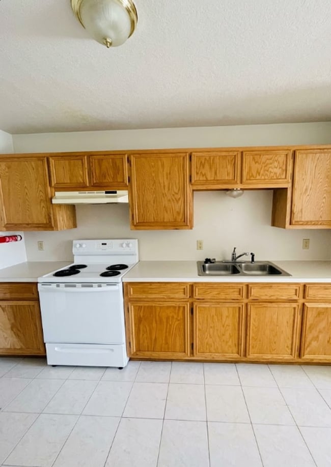 Photo - 106 Horseshoe Dr Unit B