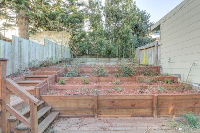 Photo - 465 35th Ave