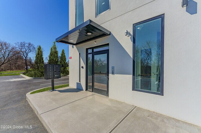 1133 Loudon Rd