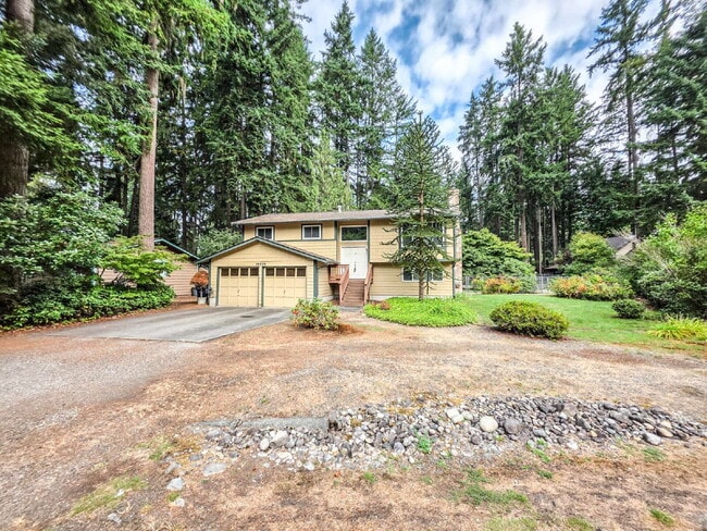 Building Photo - !! $3500 for 18 month lease !!

Private La...