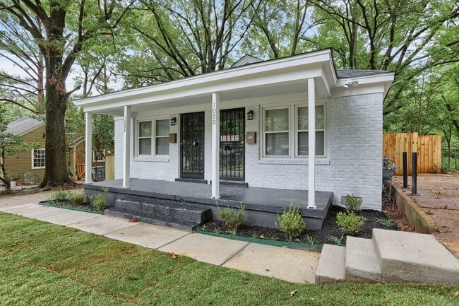 Building Photo - Sherwood Forest Living / 810 sqft / Monitored Alarm