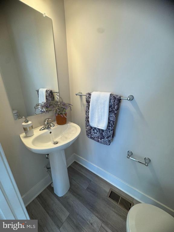 Photo - 7919 Wormans Mill Rd