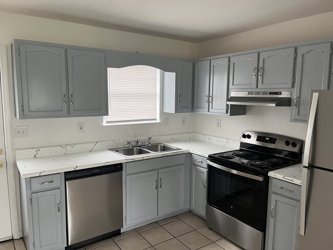 Building Photo - 201 James Asbury Dr NW