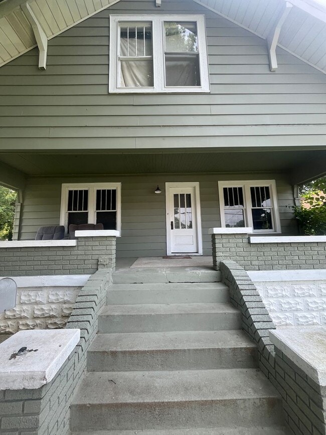 Building Photo - 522 W Harrison Ave Unit A Rental