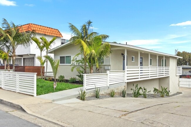 Building Photo - Coastal Living at Its Finest! Fully Remodeled!