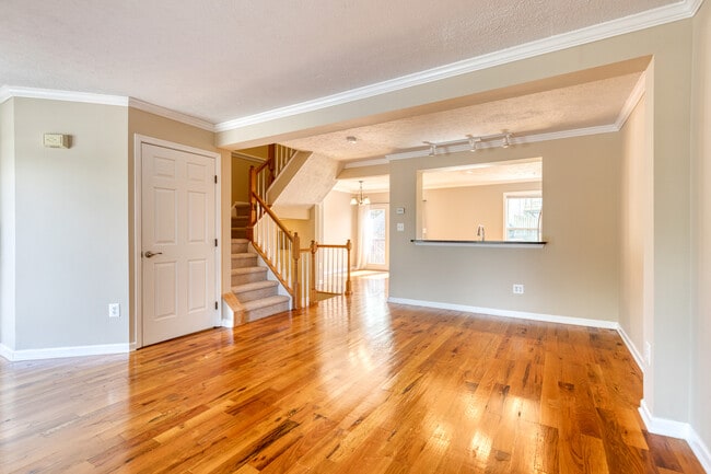Photo - 490 Crestridge Way
