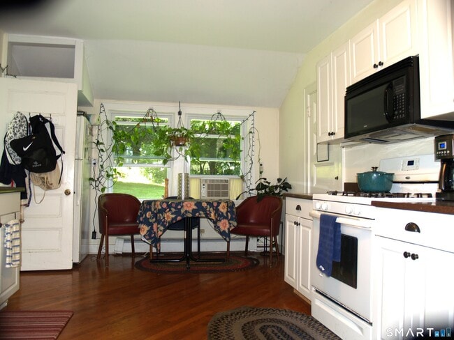 Photo - 33 Barry Ave