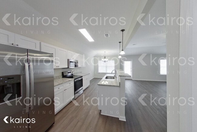 Photo - 820 Heather Dr