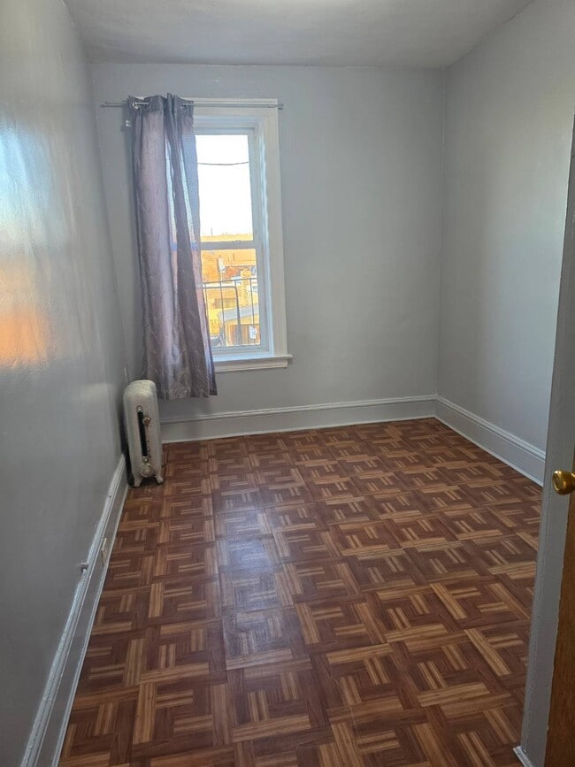 Photo - 47-01 30th Ave.