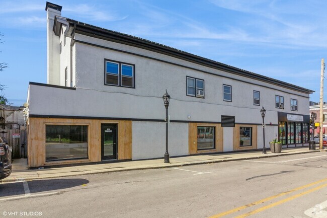 Building Photo - 10 E Jefferson Ave Rental