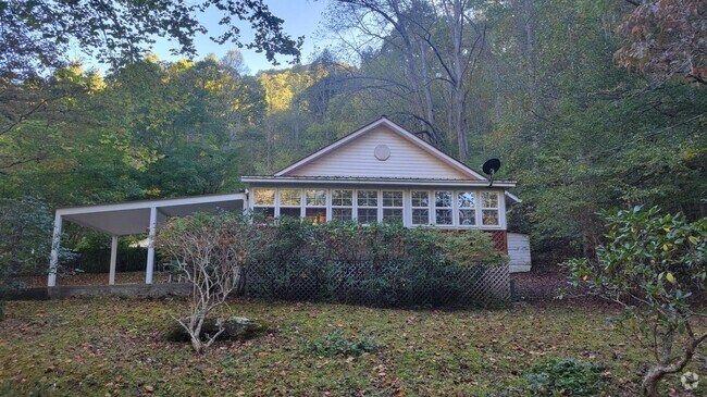 Building Photo - 2 Bedroom 1 Bathroom house on Caney Fork