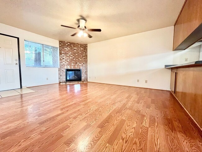 720 W 2nd Ave