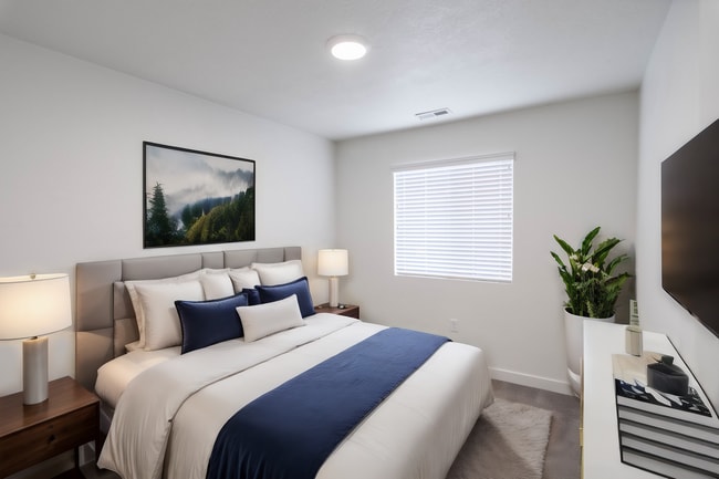 Photo - 7487 Geraint St