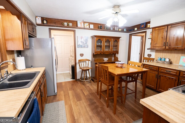 Photo - 371 Mountain Hill Rd